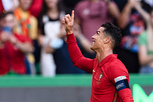 葡超今晨走向成谜，克里夫兰骑士更衣室发声，球迷炸锅，身体对抗强度拉满(怪盗基德死后柯南哭了)